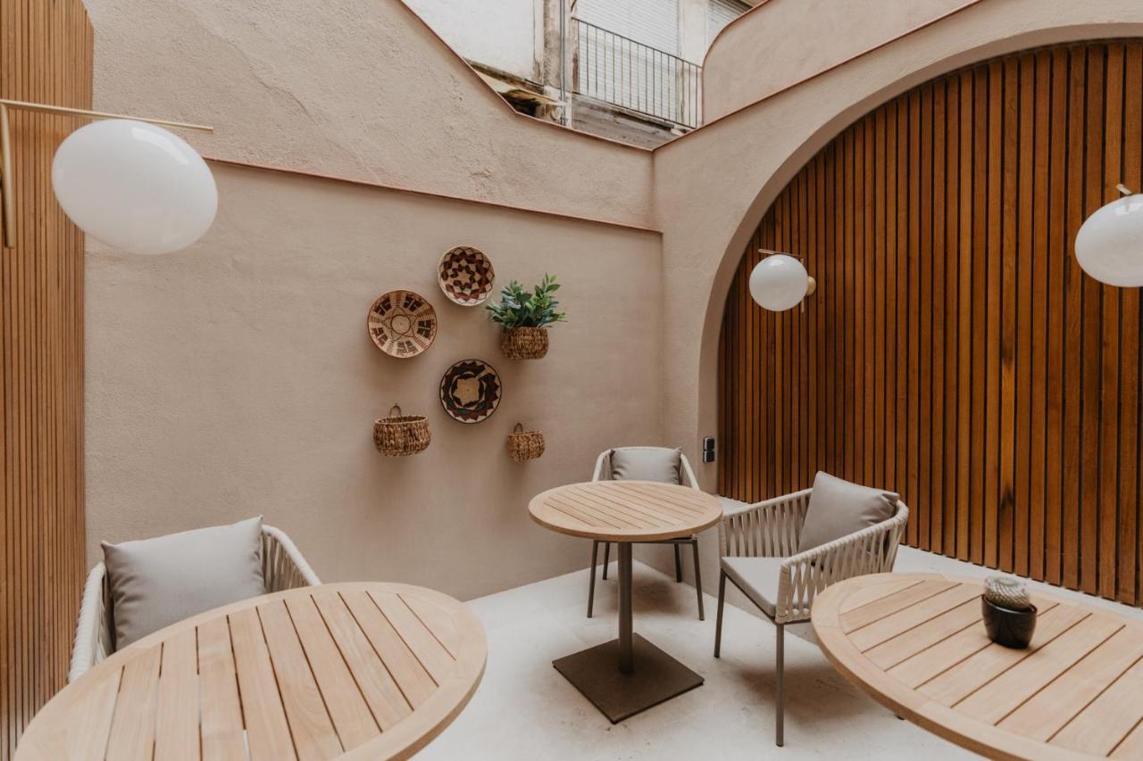 Hotel Petit Luxe Terrassa Exterior photo