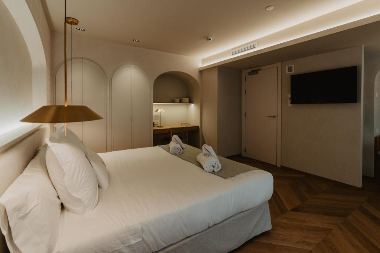 Hotel Petit Luxe Terrassa Exterior photo