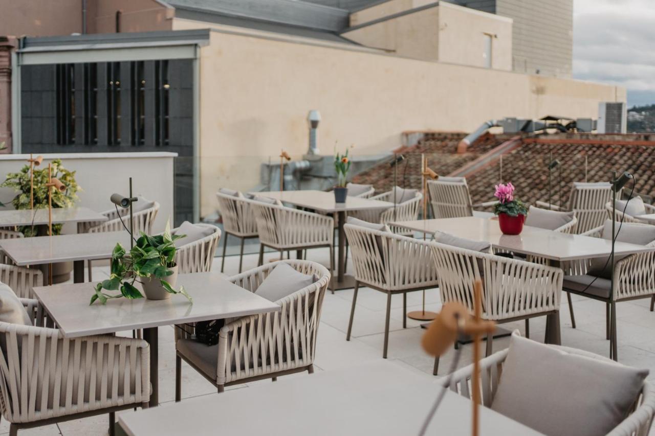 Hotel Petit Luxe Terrassa Exterior photo