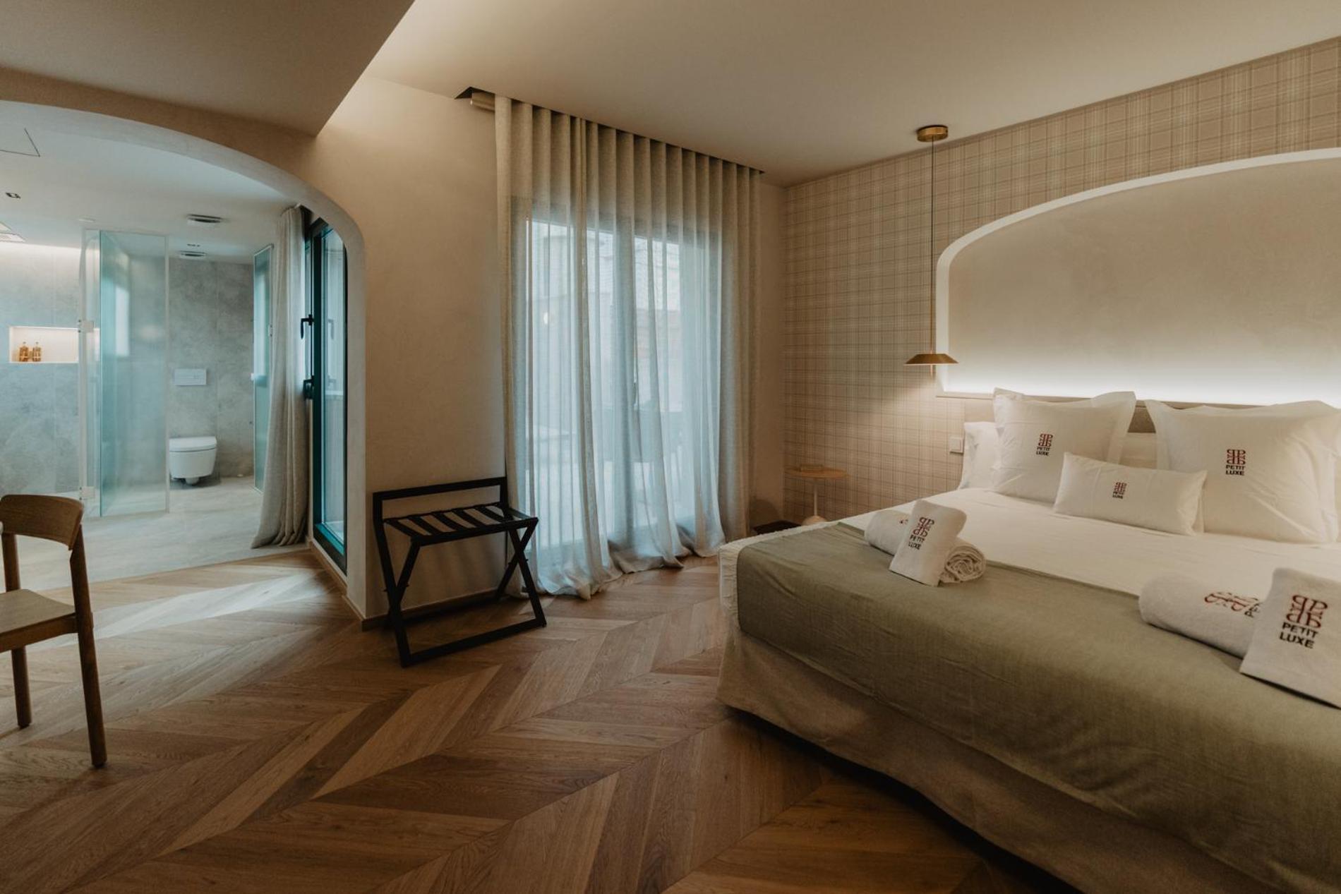 Hotel Petit Luxe Terrassa Exterior photo